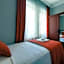 Gold Lion Hotel