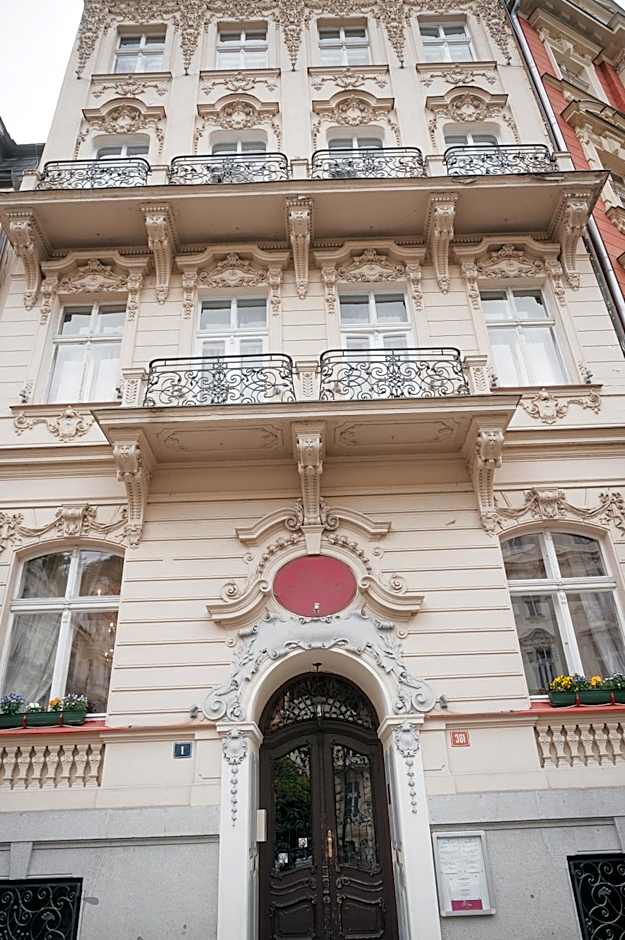 Alisa Hotel
