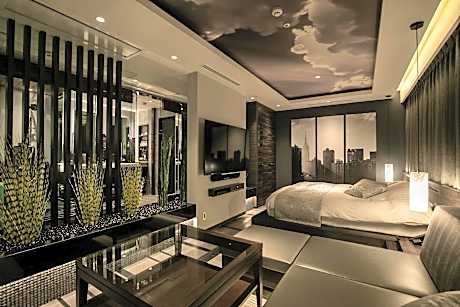Club Room with King Bed Non Smoking