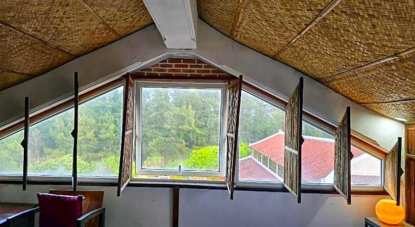 Villa Louise Hue Beach Hotel
