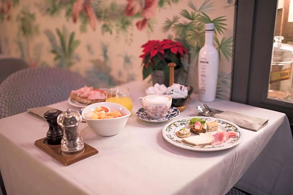 ICON Wipton by Petit Palace