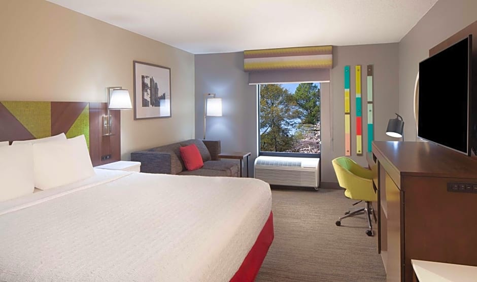 Hampton Inn By Hilton And Suites Atlanta Airport