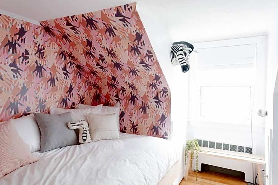 The Norsdale plus CMYK Motel on 10 acres in Phoenicia