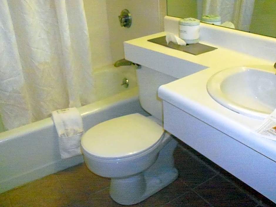 Budget Inn & Suites