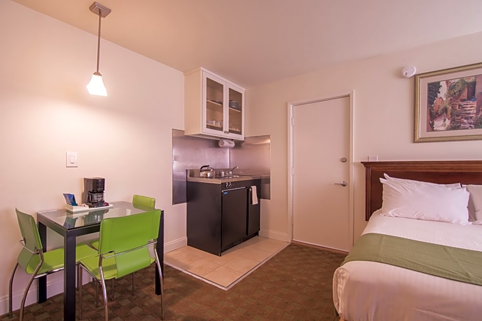 Hollywood Orchid Suites