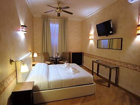 Double Room with Private External Bathroom