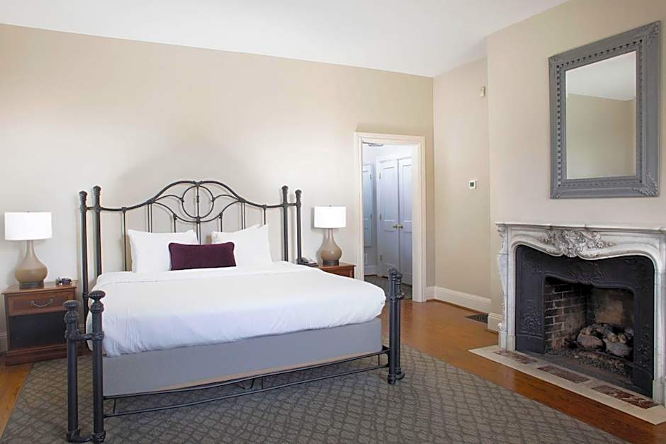 Normandy Farm Hotel & Conference Center