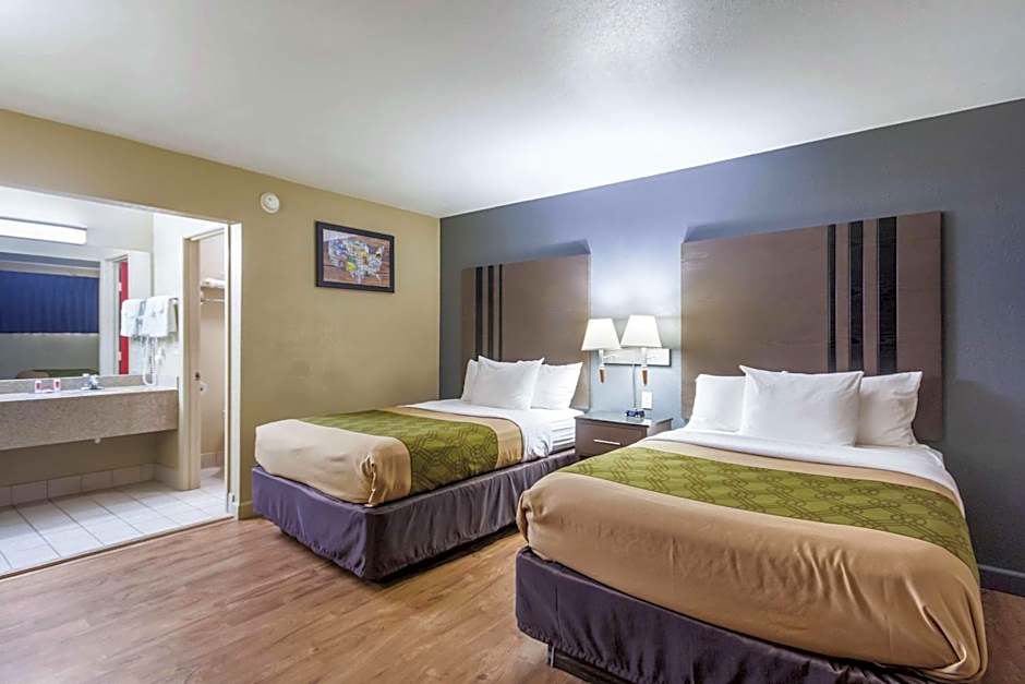 Econo Lodge Inn & Suites I-35 At Shawnee Mission