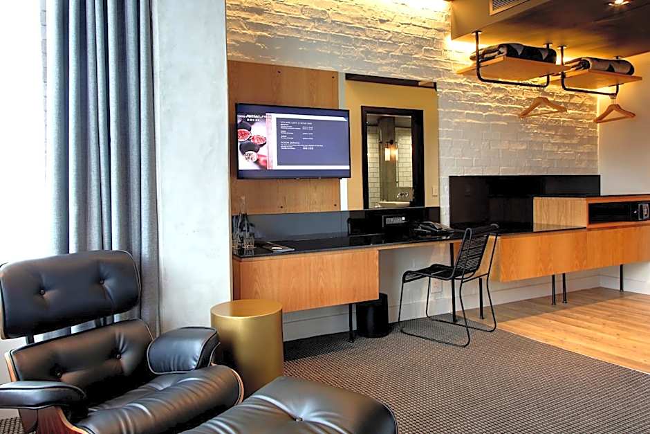 Century City Hotel Urban Square