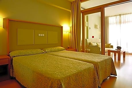 Double Room (2 Adults + 3 Children) - Early Booking - Half Board