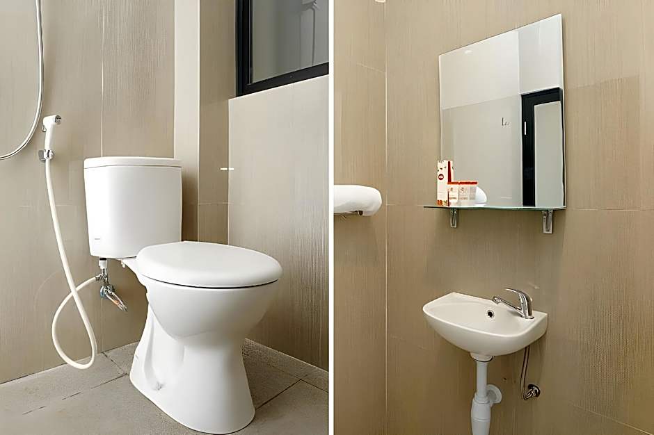 Capital O 449 The Colins