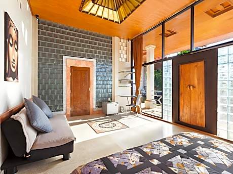 Deluxe Honeymoon Cottage