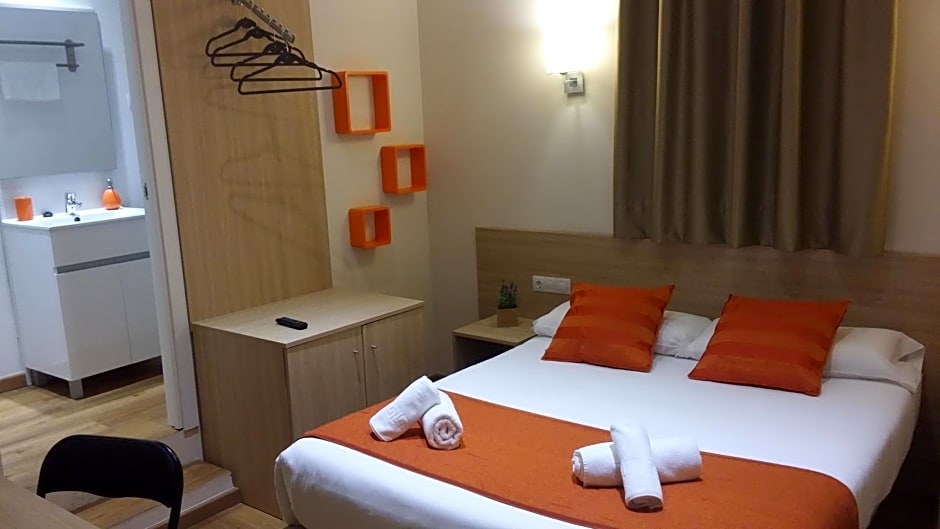 Hostal Barcelona Travel