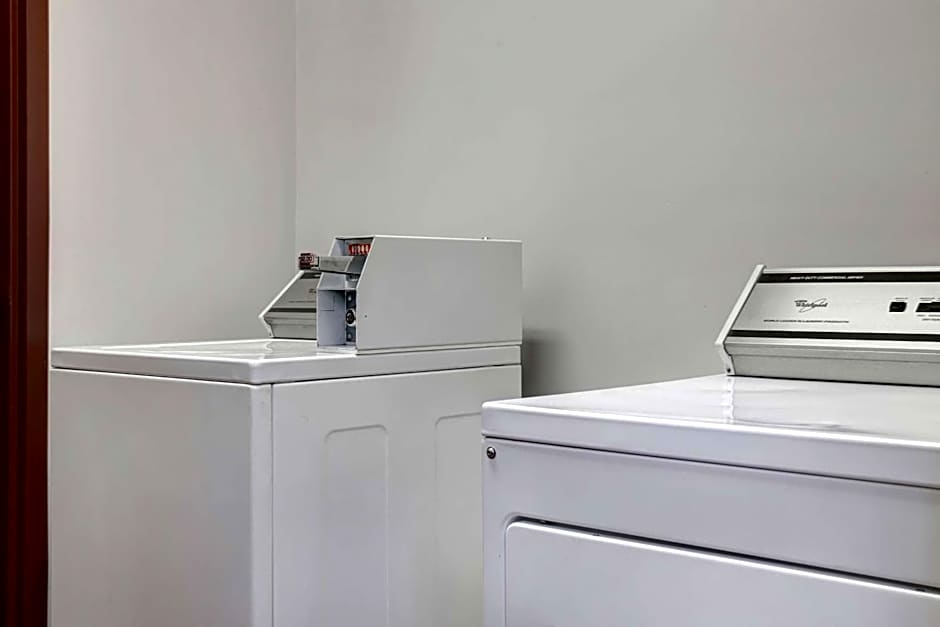 Days Inn by Wyndham Whitecourt