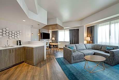 One-Bedroom Oakhurst King Suite