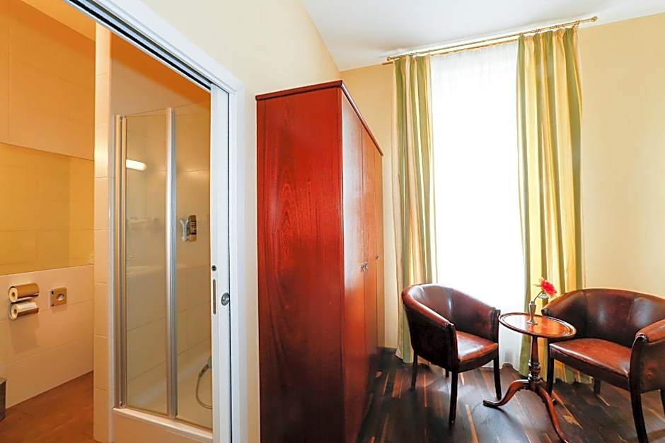 Timeout City Hotel, 5 min to city center, Self Check In