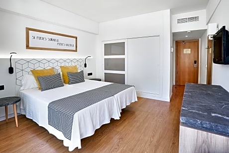 Twin Room with Spa Access