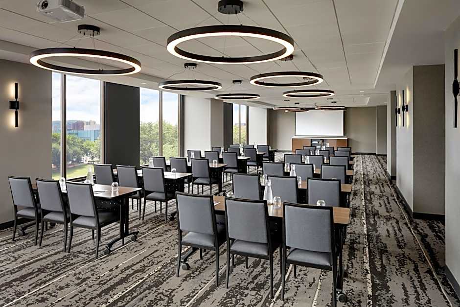 Hyatt Place Montreal Downtown