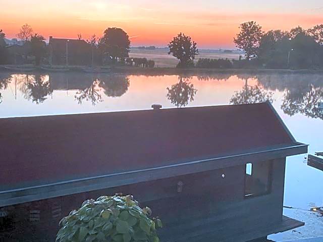 Aangenaam op de Rijn, woonboot, inclusief privé sauna