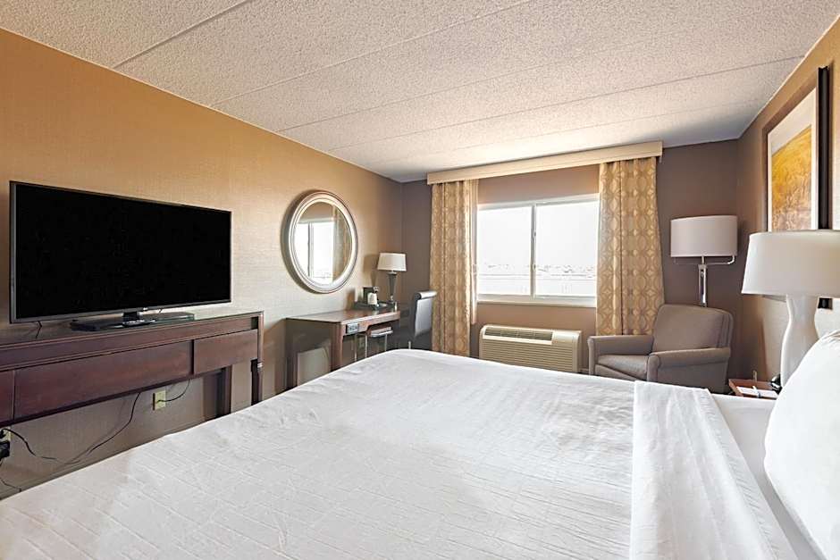 Wyndham Omaha/West Dodge