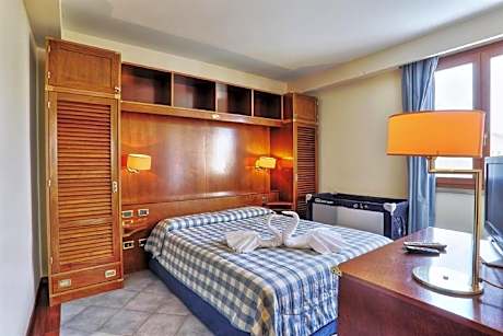 Superior Double Room City Side