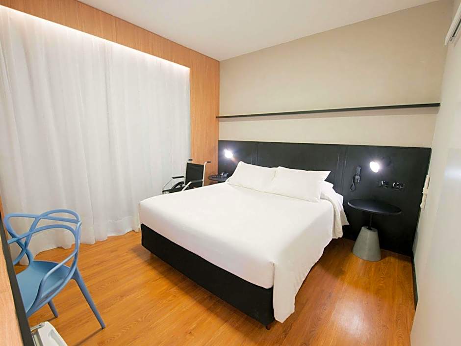 Ibis Curitiba Shopping