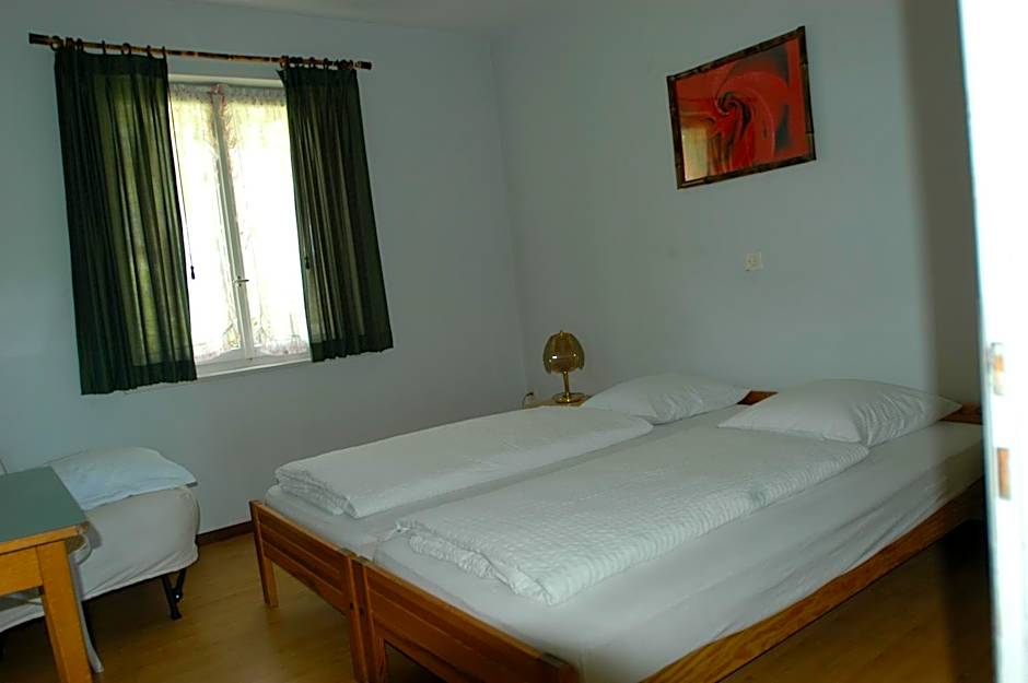 Bamboohouse Motel Riazzino