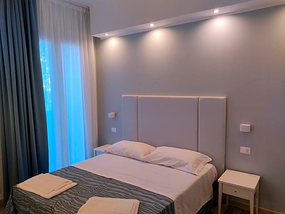 Hotel Caravel Park
