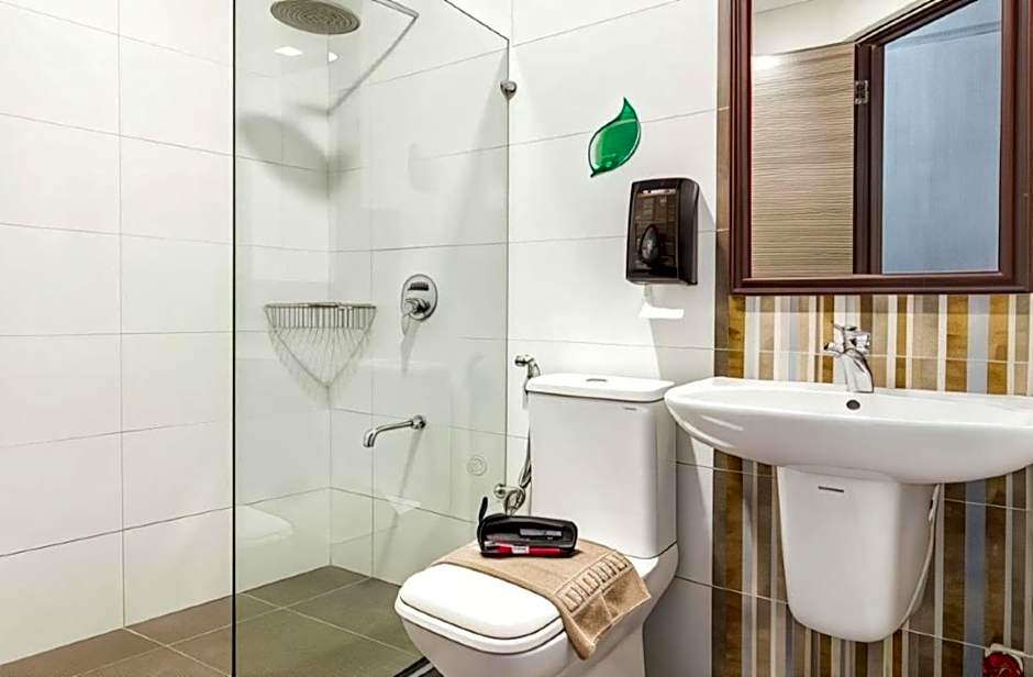 RedDoorz Plus @ Jones Avenue Cebu