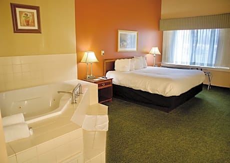 Whirlpool 1 King Bed