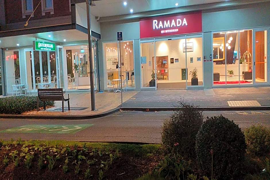 Ramada by Wyndham Hamilton City Center
