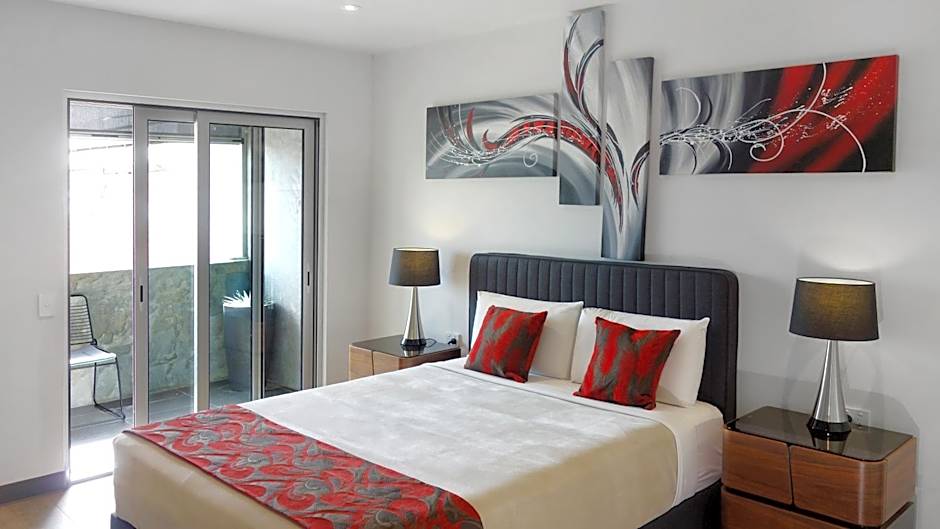 Semaphore Splash Apartments