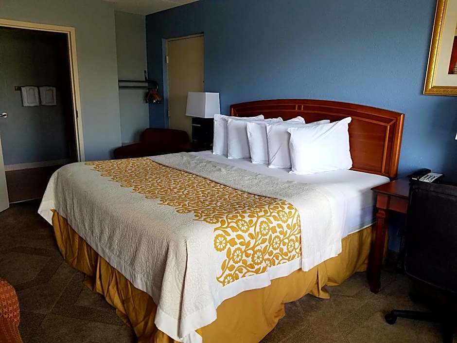 Days Inn by Wyndham Richmond