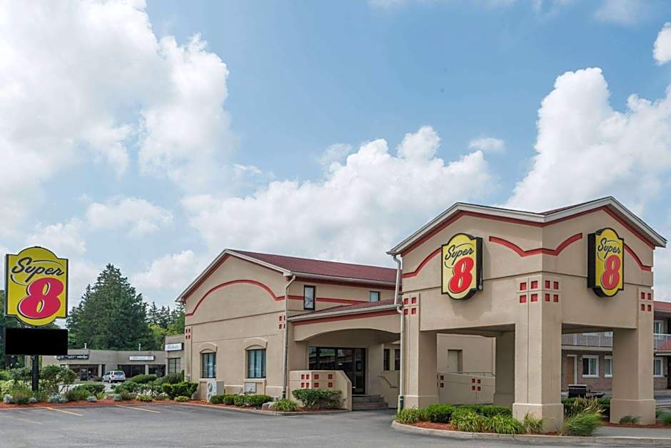 Super 8 by Wyndham Guelph