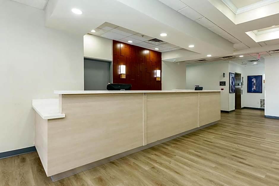Comfort Suites University Drive