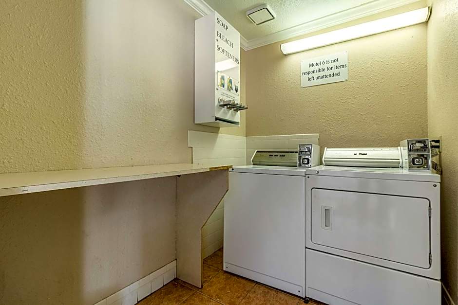 Motel 6-Alvin, TX