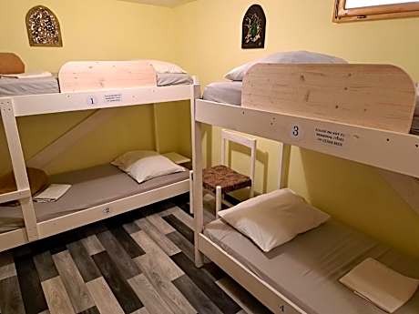 Bed in 12-Bed Mixed Dormitory Room