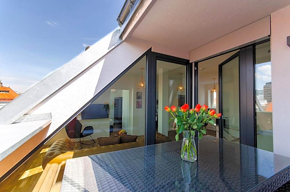 Grand Quarters City Residence