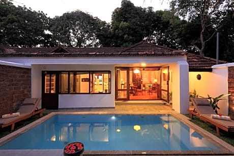 Lake Front Villa with Private Pool– complimentary one-hour sunset cruise (subject to weather conditions)