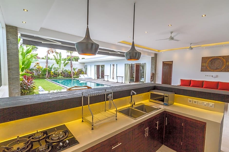 Villa Saha - Elegant 3-Bedroom in Seminyak