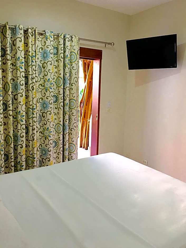 Ten North Tamarindo Beach Hotel