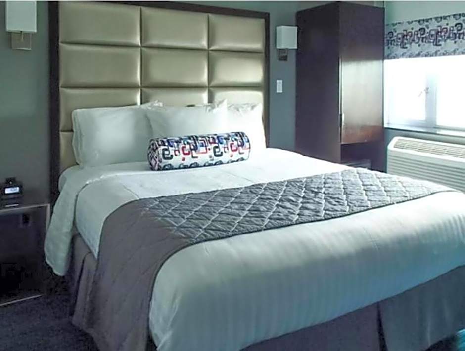 Umbrella Hotel Bronx