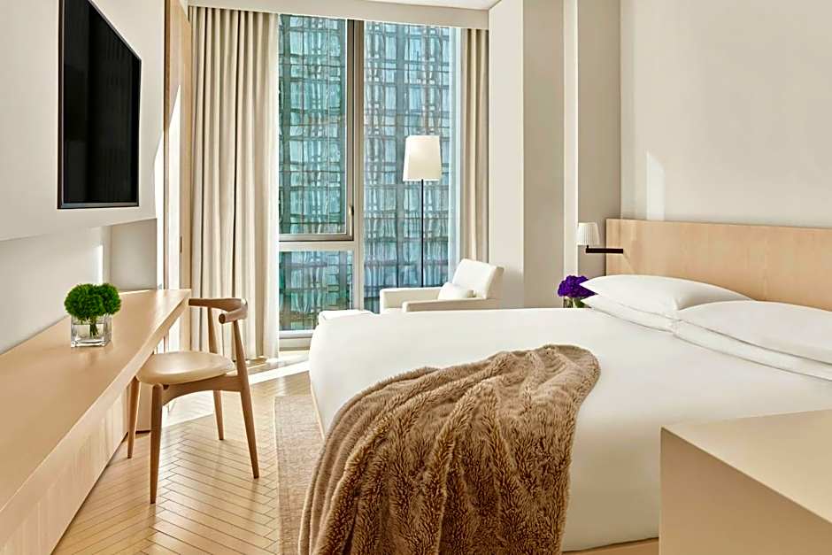 Photo 1 of 2 of Deluxe 1 King Bed, City View
