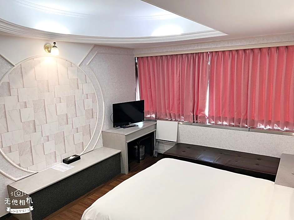 Blue sky Business hotel