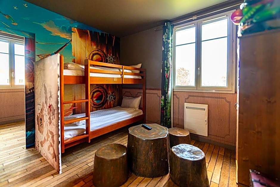 Explorers Hotel At Disneyland Paris