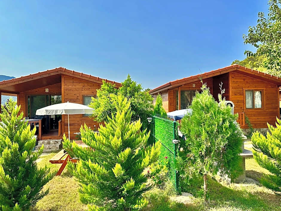 Hurmalik Aparts & Bungalows - Family Bungalows - Large Garden Bungalow with Barbecue