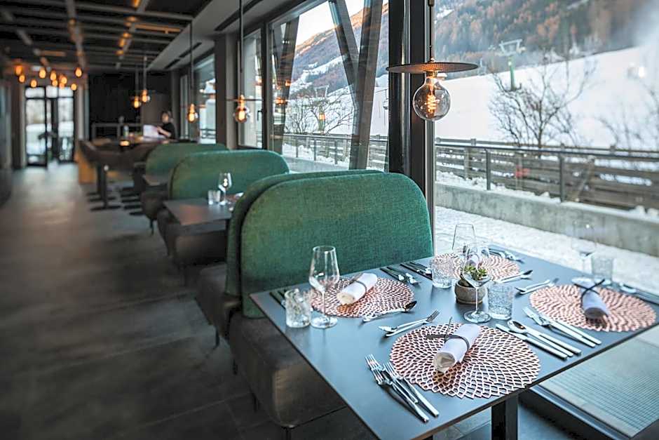 Ski-IN Ski-OUT Hotel Sonnleiten