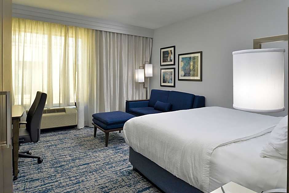 Courtyard by Marriott Wilmington Downtown/Historic District