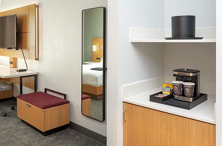 DoubleTree by Hilton Houston Westchase