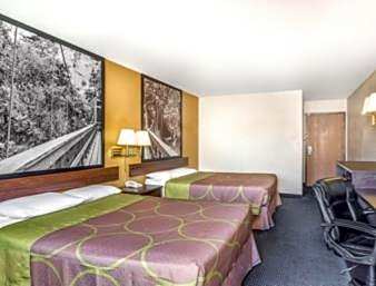 Queen Room with Two Queen Beds - Smoking